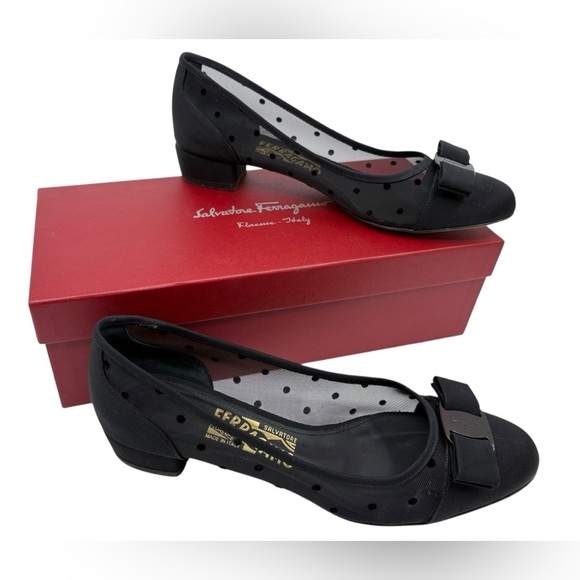 Authentic Salvatore Ferragamo Black Vara  Dots Heels size 8.5 - Picture 1 of 13